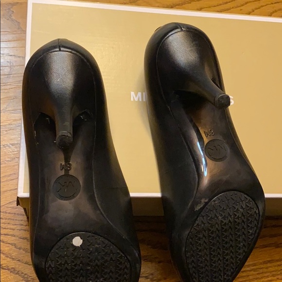 Michael kors pumps black size 8 - Picture 4 of 4